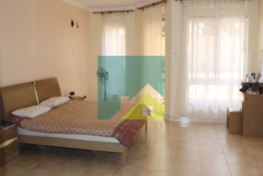 10484E72-EA4F-4DA5-ADF2-477BBD0B77F9